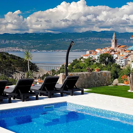 Mela Mit Blick Auf Wasser By Interhome