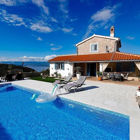Mela Mit Blick Auf Wasser By Interhome